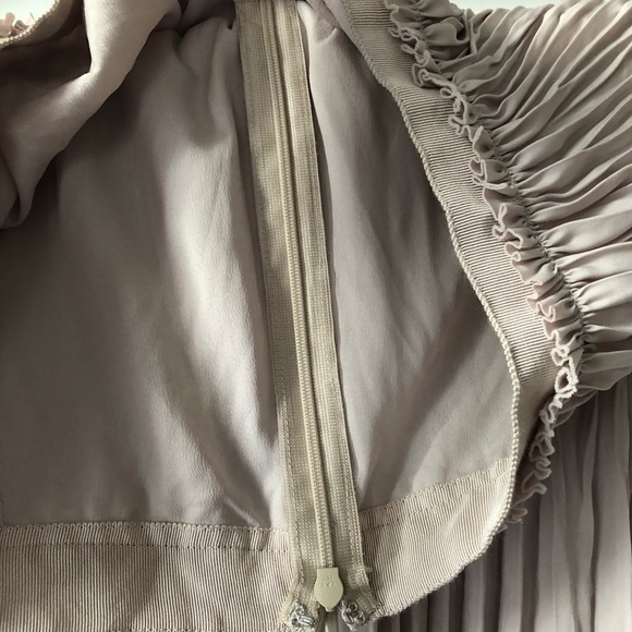 Club Monaco maxi pleated skirt in mushroom size 6 - Picture 6 of 6